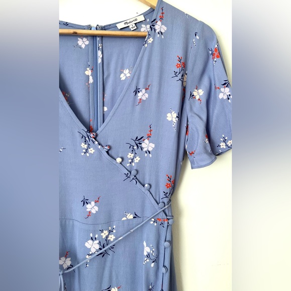 Madewell Button-Wrap Midi Dress in Aloha Floral - Picture 4 of 11